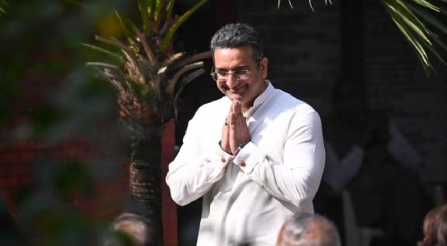 Gaurav Bhatia's Meeting with Protesting Attorneys at the Local Court, Uttar Pradesh