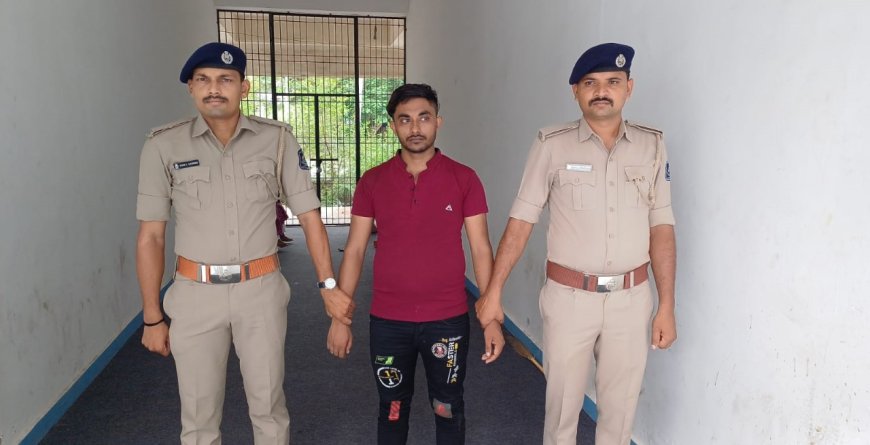 Bangladeshi Muslim Man Pretending To Be An Indian Citizen Detained By The Police