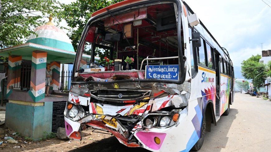 18 Killed, 19 Injured As Bus Collides With Milk Tanker In UP's Unnao