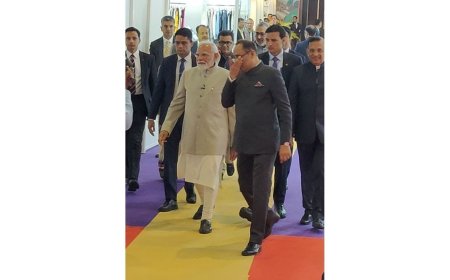 PM Modi Meets Brands of India Participants at Bharat Tex 2025, Sets 3X Growth Goal for the Sector by 2030