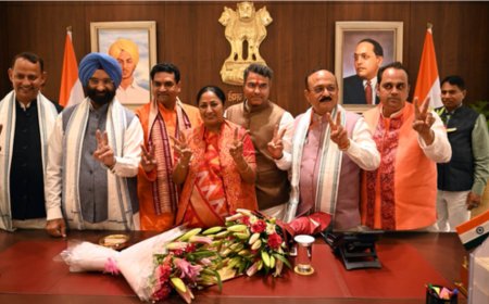 Rekha Gupta Takes Charge as Delhi's  Fourth Woman Chief Minister