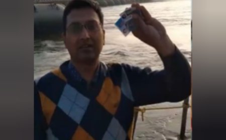 Man Dips Photos at Mahakumbh for ₹1,100, Internet Calls it ‘Gajab Topibaz’