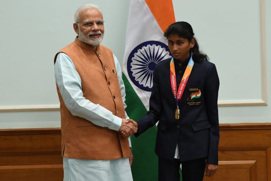 24-Year-Old Indian Para-Athlete Overcomes Villagers 'Waste' Label, Meets PM Modi