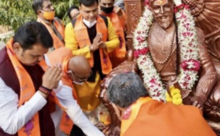 Shivaji Maharaj's temple in Thane has been inaugurated by  Devendra Fadnavis