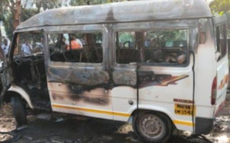 Pune: 4 Office-Goers Killed, 5 Injured in Minivan Fire