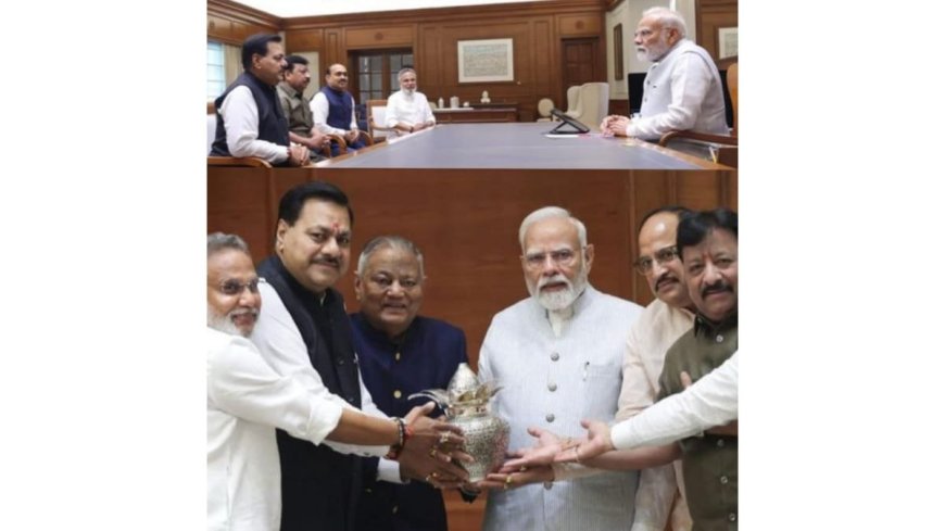 Khatu Shyam Delhi Dham Chief Ghanshyam Gupta Zaveri Presents Holy Kalash to PM Modi