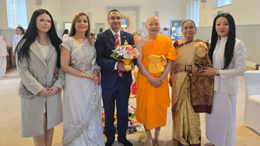 Neil Lal Named “Man of the Decade” by UK Buddhist & Thai Community, Receives Blessing from Dalai Lama