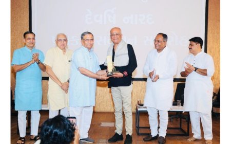 Veteran Journalist Krishnkant Unadkat Honoured with Devarshi Narad Journalist Award