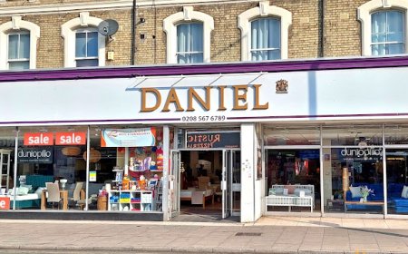 Will Shopping Streets Go Empty? Big Stores Like Daniel Are Shutting Down