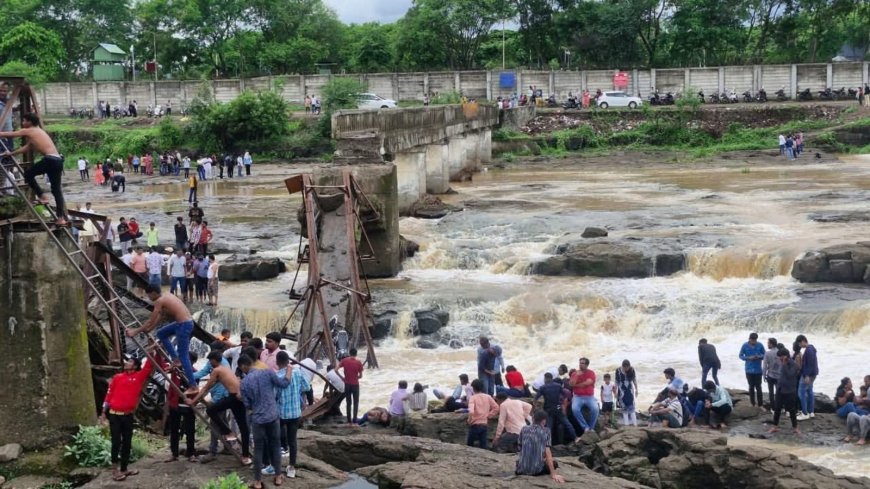Did This 30 Old Pune Bridge Hide a Warning? Tourists Swept as Structure Fails