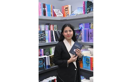 The book launch of book titled ‘The Tunnel Of Possibilities’ by Janhavi Singhania organised by Jashn Event Management & Promoters at Oxford book store New Delhi