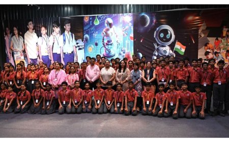 International Expert Presented Science behind Immunity and Vaccination at Gujarat Science City