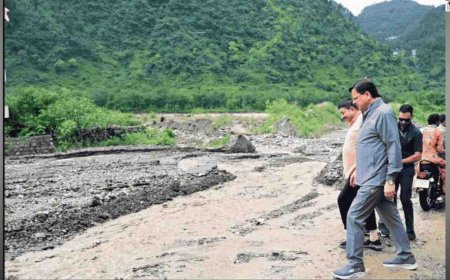 Cloudburst in Dehradun: 4 Dead, Shops and Cars Swept Away, Rescue Ops Continue Across Flood-Hit Uttarakhand.