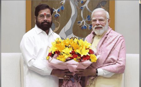 Eknath Shinde Meets PM Modi, Extends Diwali Greetings and Discusses Maharashtra Issues, Alliance Unity