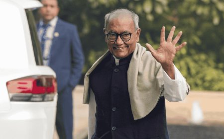 Digvijaya Singh Praises BJP-RSS Org Power; Kharge Targets MGNREGA Scrap & Voter Roll Plot