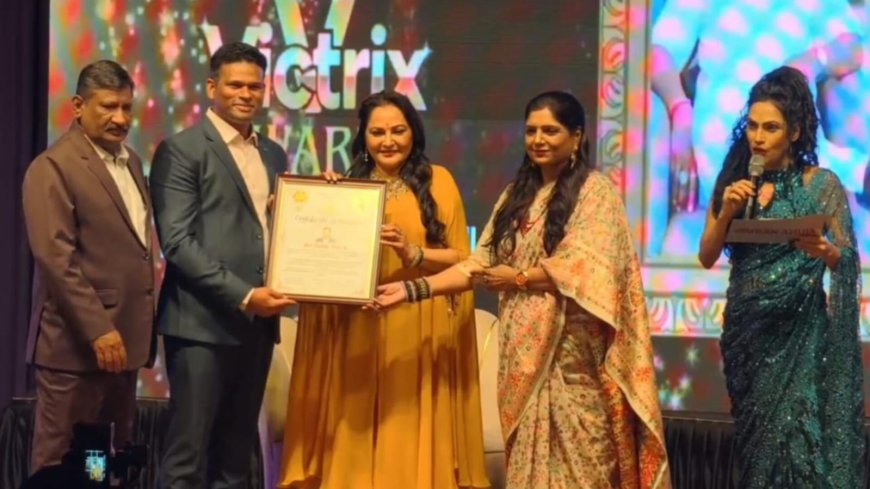 Actress Jayaprada honoured eminent personalities of the country at Dr. Jyoti Mane's Grand Victrix Awards Season 2