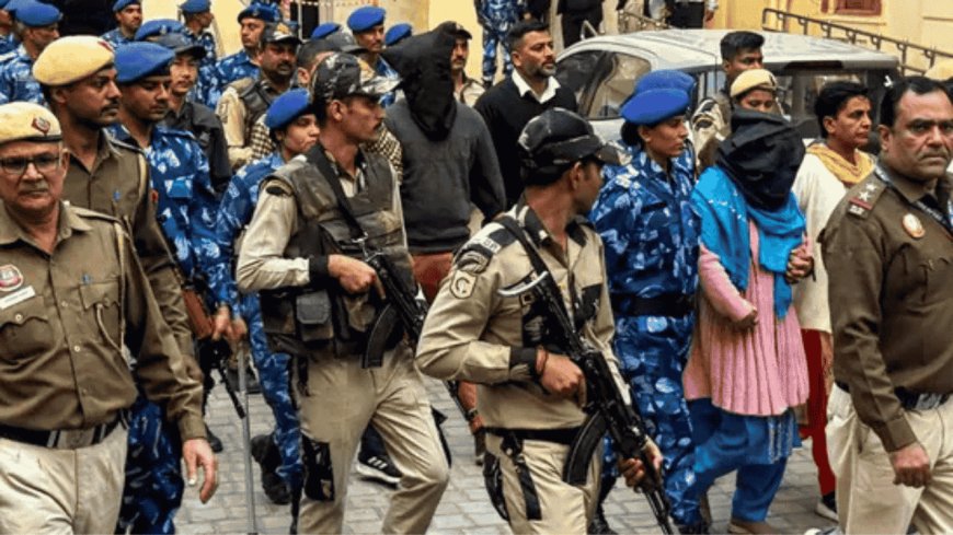 Delhi Red Fort Blast Probe Exposes Doctors' Ghost SIMs, Encrypted Apps & Pak Handlers in White-Collar Terror Plot