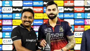 Amravati’s Pride Shines on the IPL Stage as Piyush Nandurkar Presents Angel One Super Six Award to Virat Kohli