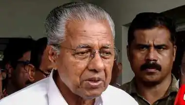 Stone Pelting During ED Raid at Former Kerala CM Pinarayi Vijayan Residence