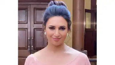 Divyanka Tripathi Biography, Age, Husband, Net Worth & TV Shows