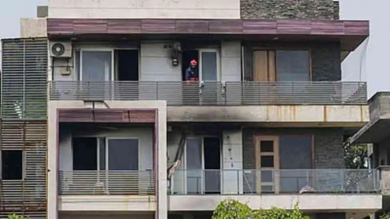 Delhi Vivek Vihar Fire Tragedy Claims Nine Lives, Several Others Hospitalised