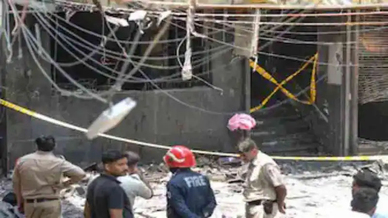 21 Dead, Several Injured in Delhi's Malviya Nagar Hotel Fire