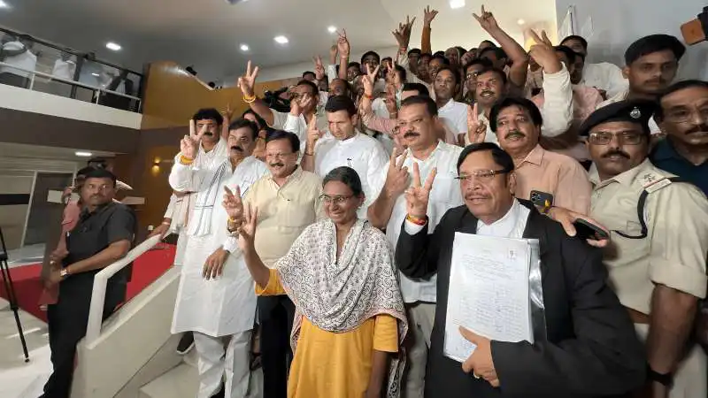 Rajya Sabha Polls: Congress Flies MP MLAs to Karnataka