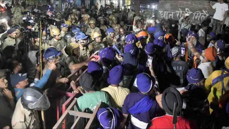 Heavy Police Deployment Amid Nihang Sikh Uttarakhand Border Protest