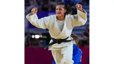 Asmita Dey's CWG Reward Sparks Eligibility Debate