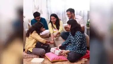 Raksha Bandhan Gifts: Best Beauty Hampers for Sister