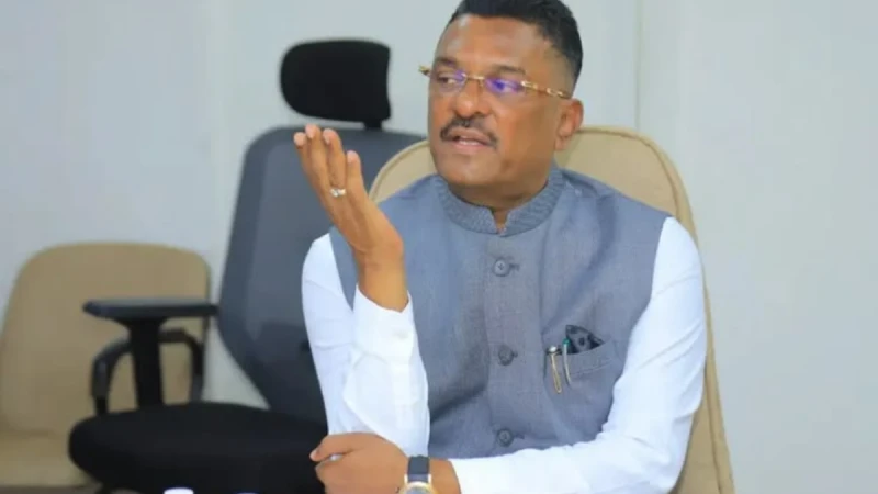 Learn Marathi by August 2027: Sarnaik Urges Drivers
