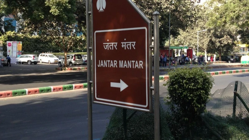 SC Issues Notice to Centre Over Jantar Mantar Protest Ban