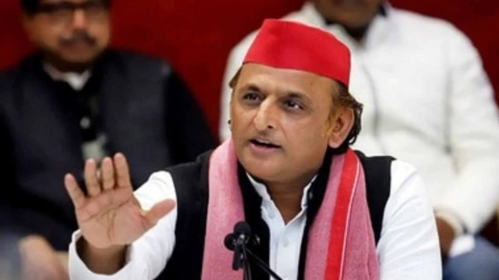 Akhilesh Yadav Joins Mahua Moitra’s ‘Bulldozer Buddhi’ Dig at Yogi Adityanath