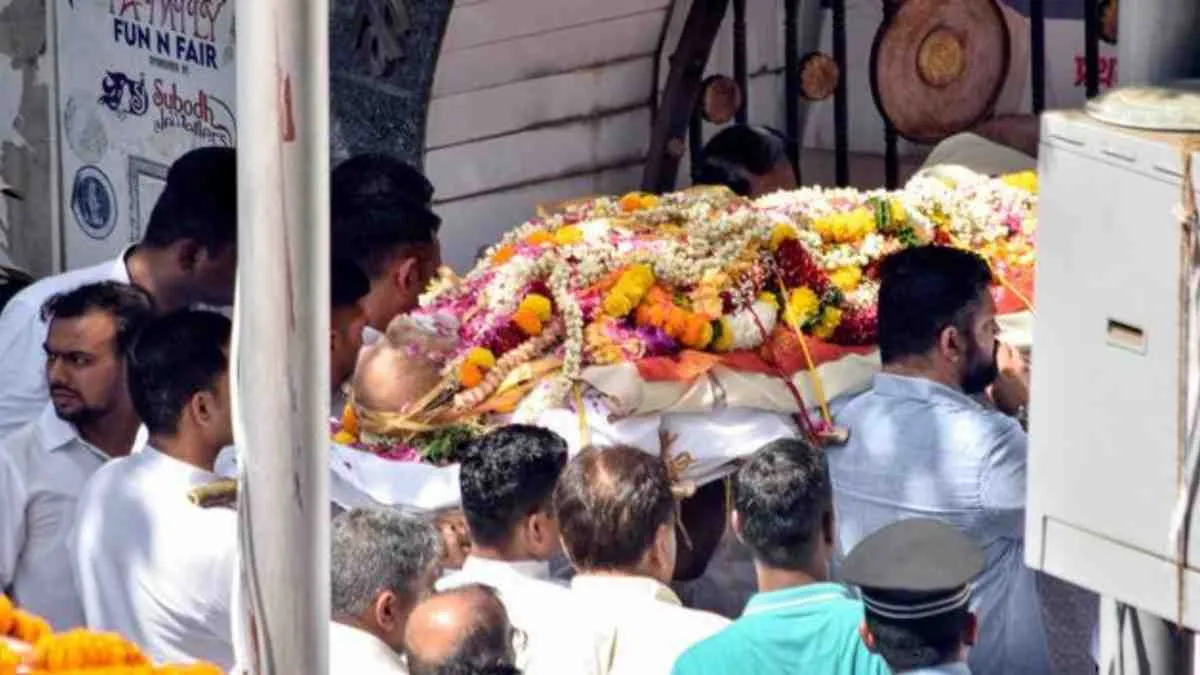 Padma Bhushan Vijaypat Singhania, Raymond's Ex Chairman Dies in Mumbai